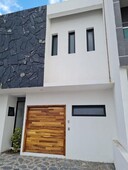 Casas en venta - 255m2 - 5 recámaras - Juriquilla - $6,700,000