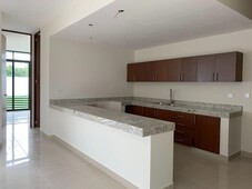 Casas en venta - 512m2 - 4 recámaras - Komch én - $6,500,000