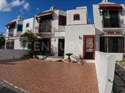 Venta de linda casa en Residencial Santa FE, Cancun C3195