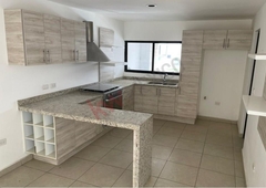 casa en venta en san isidro juriquilla ubicada frente al area comun en condominio cerrado