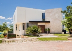 Casas en venta - 751m2 - 5 recámaras - Merida - $30,000,000