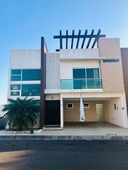 Doomos. Casa en renta Residencial Lomas Riviera Veracruzana Priv. San Patricio