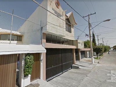 Doomos. CASA EN VENTA EN CELAYA, GUANAJUATO. GRAN OPORTUNIDAD EN REMATE- CMC