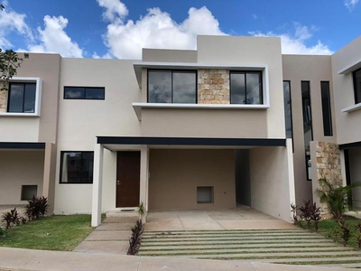 Doomos. CASA EN VENTA MOD D EN EL NORTE DE MERIDA EN MEGAPRIVADA