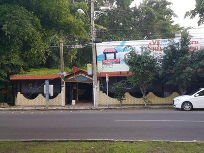 Restaurante y casa en venta en Colima