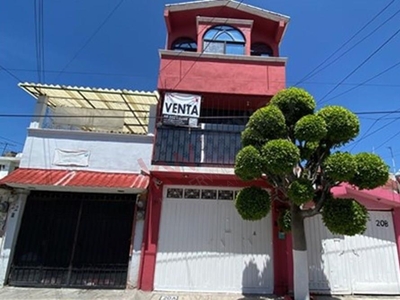 Espectacular Casa de 3 Niveles, Totalmente Remodelada en Fuentes del Valle, Tultitlán
