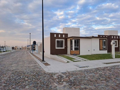 Casa en San Juan del Río con opción a ampliar