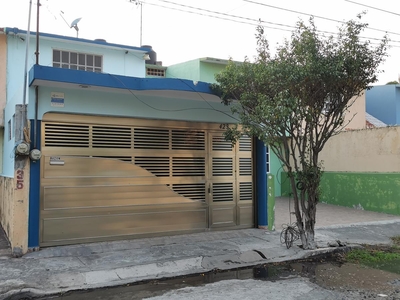 Doomos. Casa en Venta Colonia Astilleros Veracruz, Puerto