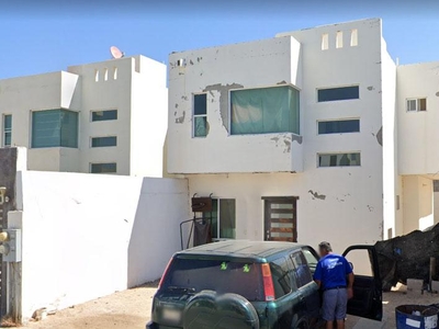Doomos. Casa en venta en La Paz, B.C. Col. Tutus Calle Arroyo Hondo. Excelente Oportunidad de Inversión.