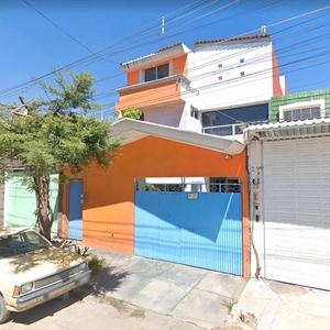 Doomos. Casa en Venta en Puebla, Puebla, Col. Plazas de Guadalupe en la calle de Montes Apeninos.