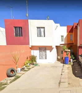 Doomos. Casa en Venta en Tijuana, Baja California Fracc. Hacienda las Delicias Calle Berenjena