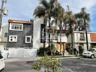 CASA EN VENTA EN JARDIN REAL, ZONA REAL, ZAPOPAN