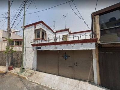 BONITA CASA DE 3 HABITACIONES EN CERRADA, A 5 MINUTOS DE CALZ. DE TLALPAN Y NATIVITAS