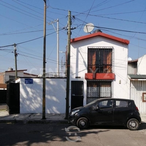 Casa en venta a en Puebla, Zona Satelite, conta...