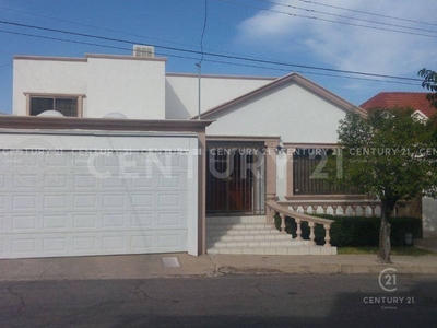 CASA EN VENTA EN QUINTAS DEL SOL