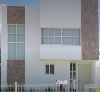 CASA EN VENTA LA NUEVA STACIA MOD TALOS AL NORTE DE AGS (ESTEFANIA)