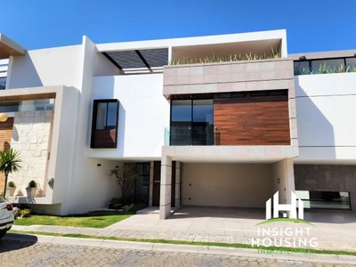 CASA NUEVA EN VENTA EN LOMAS DE ANGELOPOLIS CON ACABADOS PREMIUM ROOF GARDEN