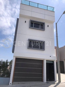 Hermosa casa en Venta en Colinas de la Presa