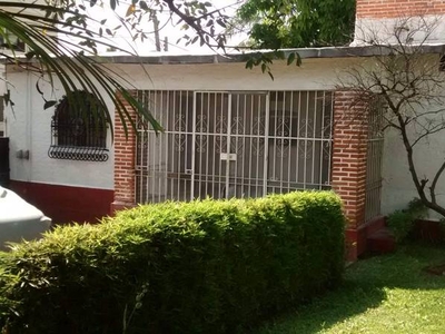 Oportunidad casa en Oaxtepec centro por MES 2 cuar