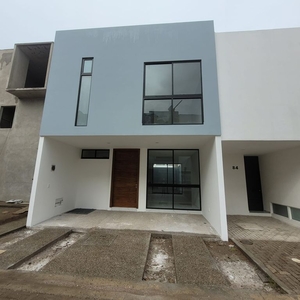 CASA EN BARLOVENTO RESIDENCIAL, ZAPOPAN