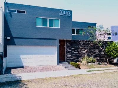 Hermosa casa en venta en Baja Country Club