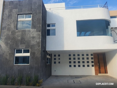 Casa en renta en Residencial Fontana, Santa Cruz del Monte, Naucalpan - 3 baños - 260 m2
