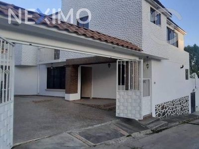 Venta de casa en condominio en Loma Tzompantle