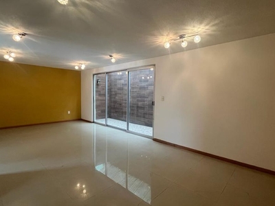 Casa de 3 Recamaras en fracc Arborada junto a plaza San Diego y Periférico