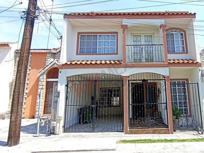 Elegante y Amplia casa en venta en Fracc Hacienda Los Morales, San Nicolás de los Garza.