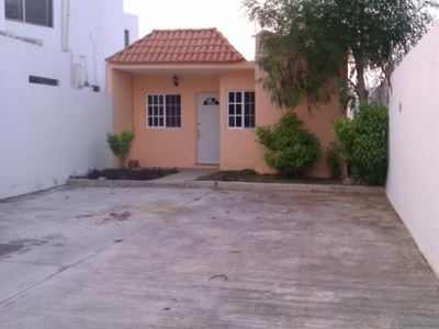 REMATO CASA AL NORTE DE MERIDA 4 RECAMARAS, ALBERCA, $790,00