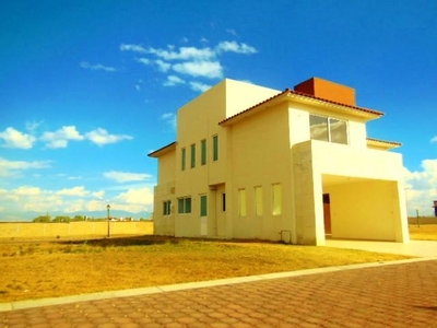 RESIDENCIA EN EXCLUSIVA PRIVADA, EL MESON!!