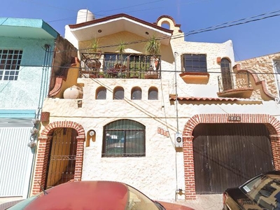 Casa en la colonia Guadalupana en Guadalajara