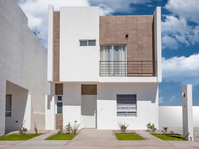 Casa en Venta en Paseo Áurea en Torreón, Coahuila de 4 recámaras