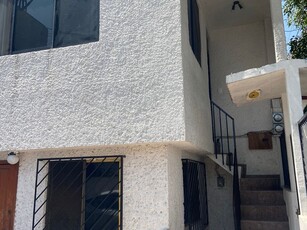 Casa en condominio en renta Calle Cerro De Loreto 101-131, Vlle Dorado, Fraccionamiento Los Pirules, Tlalnepantla De Baz, México, 54040, Mex