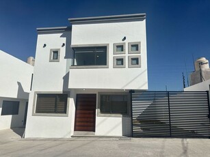 Casa en condominio en venta De Los Cuervos, Cacalomacan, Cacalomacán, Estado De México, México