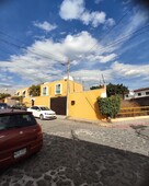 en venta, casa sola con jardin a 4 min de civac - 3 recámaras - 124 m2