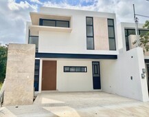 Townhouse en venta en Santa Rita Cholul, cerca Plaza La Isla Mérida