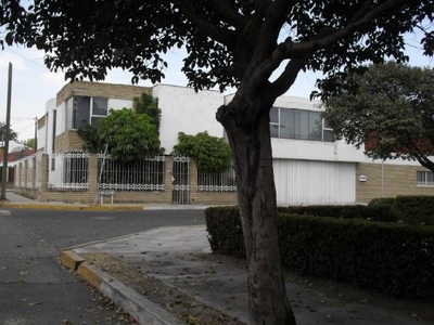 Casa amplia en colonia Puebla