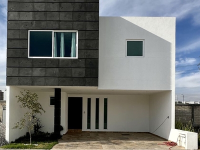 Casa en condominio en venta Calle Volcán De Jorullo 401, Fraccionamiento Xinantécatl, Metepec, México, 52167, Mex