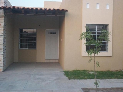 Casa en venta en villa de Álvarez colima de 1 planta 2 recamaras en 480000 pesos
