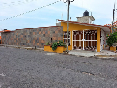 Casa En Venta Tres Recamaras Esquina Rio Medio Ii