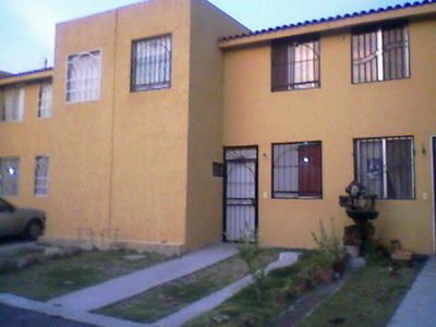 Se vende bonita casa en frac. lomas del sur Tlajomulco de Zuñiga, Jal.$399,000.