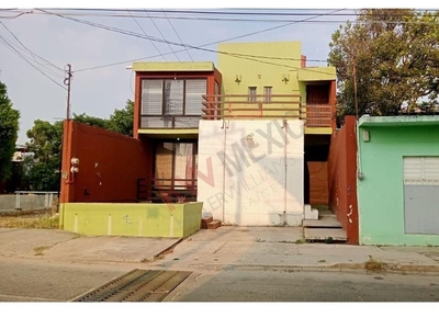 Se vende casa en el centro de Tuxtla Gutierrez Casa en 3 oriente norte #712, San Jacinto.