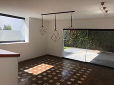 Residencia en Venta en Fraccionamiento Jardines de Zavaleta Puebla