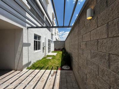 El Manantial, Venta. Departamento Planta Baja, Jardin, 3 Recamaras