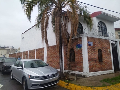 PLAZA GUADALUPE!!!!!!! AMPLISIMA CASA EN VENTA UBICADA EN ESQUINA IDEAL PARA REMODELAR