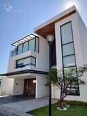 doomos. casa en venta en calzada zavaleta, 4 recámaras, 3 niveles, 600 m2 de construcción