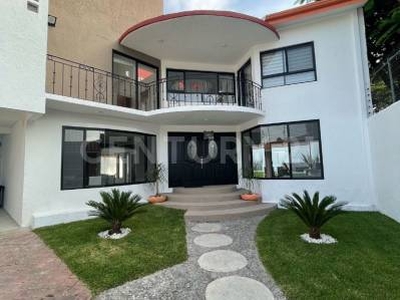 Casa 3 Recamaras con Alberca en Fracionamiento Burgos Cuernavaca