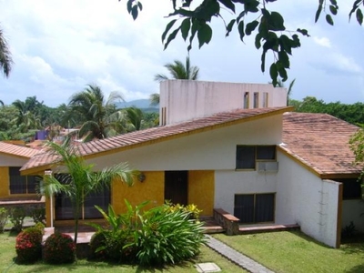 Casa en Venta en CLUB DE GOLF PALMA REAL IXTAPA Ixtapa Zihuatanejo, Guerrero