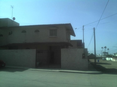 Casa en Venta en obrera Rosarito, Baja California
